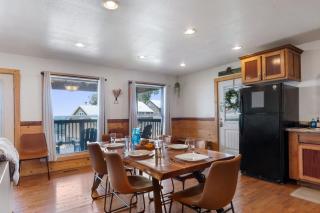 Trails End Cabin with a hot tub fire pit & indoor pool - Bryant - 5