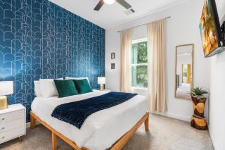 Hot Tub, Theater, Near Med Center - NRG - Houston - 2