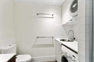 Luxe Chic 3BR Apt City Skyline views - 1