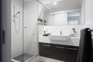 Bright Trendy 3br Apt - Walk To River & Shops - Perth - 2