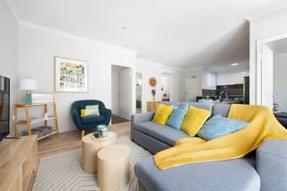 Bright Trendy 3br Apt - Walk To River & Shops - Perth - 9