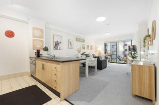 East Perth Family Zen CATBus, CBD,ElizabethQuay - 8