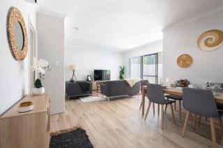 Modern Cozy Spacious 3 Bdrm 2bath,freo,parking,ac - Perth - 7