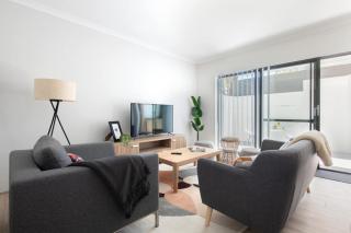Modern Cozy Spacious 3 Bdrm 2bath,freo,parking,ac - Perth - 0