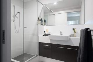 Modern Cozy Spacious 3 Bdrm 2bath,freo,parking,ac - Perth - 2