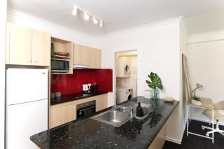 Spacious 2 Bedroom Pool & Gym Perthcbd,optus,waca - Perth - 6