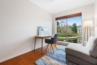 Hampton-Style Waterfront Mansion 3-Storeys of Lux - 6