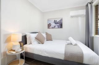Rivervale Family Retreat-optus,river,shops,crown - 8