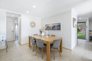 Rivervale Family Retreat-optus,river,shops,crown - Perth - 6