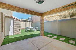 4BR Ardross Mid-Century Home Walk To Garden City - 2