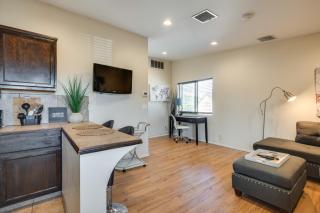 8 Mi to Dtwn Los Angeles Apt with Shared Yard! - 5