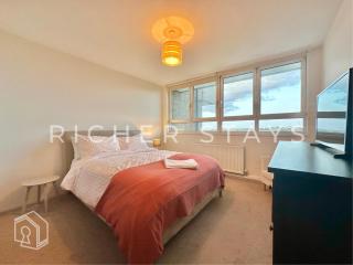 Clapham Road 2BR Duplex Flat, Balcony - 9