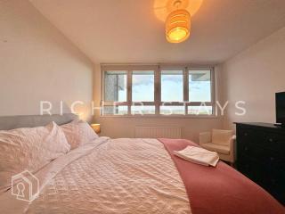 Clapham Road 2BR Duplex Flat, Balcony - 3