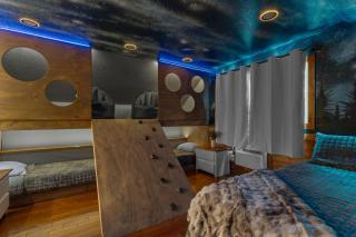 Wood Haven Cabin with a hot tub fire pit & indoor pool - 0
