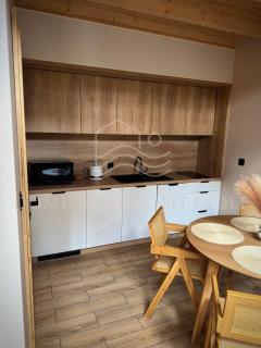 Dominickie Antresole - 2