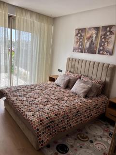 Appartement de luxe entier à louer, 1 chambre, 1 salon, 1 cuisine équipée, 2 salles de bain et une terasse - Agadir - 1