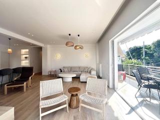 Bright & Airy 2 bedroom by the Sea - 7