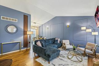 Kings, 75" TV & Backyard Fun - NearWesley - 0