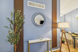 Kings, 75" TV & Backyard Fun - NearWesley - 6