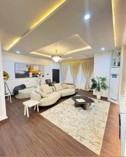 Shortlet by vee - Lux three bedroom Abuja - Abuja - 1