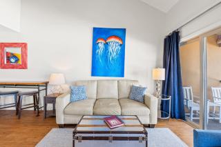 Oceanfront Charm at Coral Reef 49 3BR w/ Balcony, Pool, & Free Beach Service! - Destin - 6