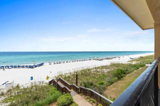 Oceanfront Charm at Coral Reef 49 3BR w/ Balcony, Pool, & Free Beach Service! - Destin - 2