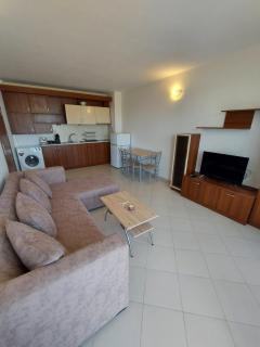 Lozenets Oasis Beach Home Four - 6