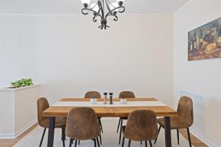 Cozy Home, 23 min from NYC, Home Theater - 1