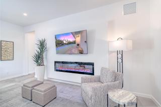 The Palace on Clematis – Siesta Key Vacation Home with Large Pool, Firepit & Great Location - 1