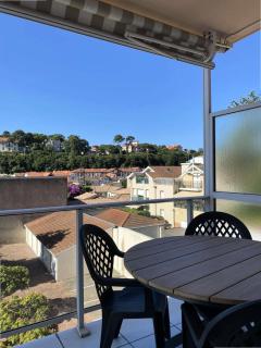 Résidence 302-arcachon - T3 rénové 55m², balcon sud & parking – Centre-ville MAE-9734 - 0
