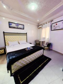 OUEST FOIRE Chambre meublé Climatisé avec Toillette intérieure Wi-Fi - Dakar - 0