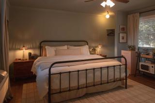 Falling Water Room on Lookout Mountain - 0