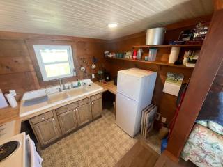 Private Cozy Waterfront Cabin - Sealevel - 4