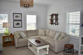 Comfortable Down East Waterfront Farmhouse - 5