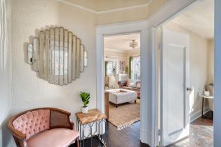 Dream Two-Bedroom in Laurelhurst - 97 WalkScore - 5