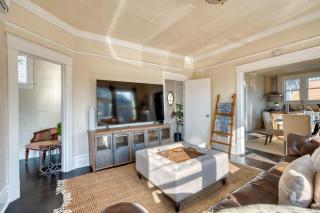Dream Two-Bedroom in Laurelhurst - 97 WalkScore - 2