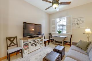 Private and Spacious Deluxe Rolling Hills Ranch Gem - 0