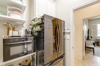 Private and Spacious Deluxe Rolling Hills Ranch Gem - 3