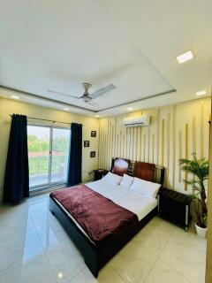 Luxury apartment with Pool Gym amenities By The Urban B&B - Lahore - 3