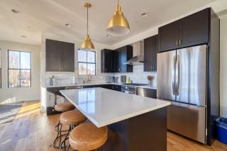 Cozy Perfect Portland Escape - Chefs Kitchen - 4