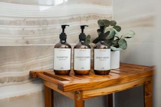 Santa Paula Relax and Play Private Modern Stay and Chefs Kitchen - 5