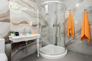 Santa Paula Relax & Play Private Modern Stay & Chefs Kitchen - Las Vegas - 1