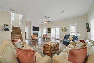 Luxury Home w/ Pool, Game Room, & Golf Cart – Steps to Beach! - Destin - 3