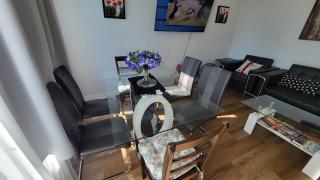 4-Bedroom Home by Downtown and Airport - Calgary - 2