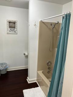 Spacious Garden District Home with Ample Parking - Monroe - 3