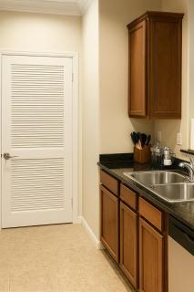 The Nest at 918 - Pool, Sauna, Laundry, Free Parking and No Cleaning Fee - 6