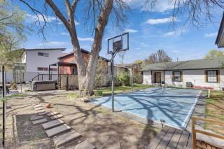 Luxury 3 House Compound with Jacuzzi and Pickleball - Austin - 0