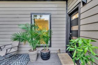 Luxury 3 House Compound with Jacuzzi and Pickleball - Austin - 4
