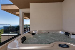 Velmare Luxury Apartments - 8