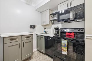 Modern Style, 2 Bed Condo, Pool In Gatlinburg! - 1